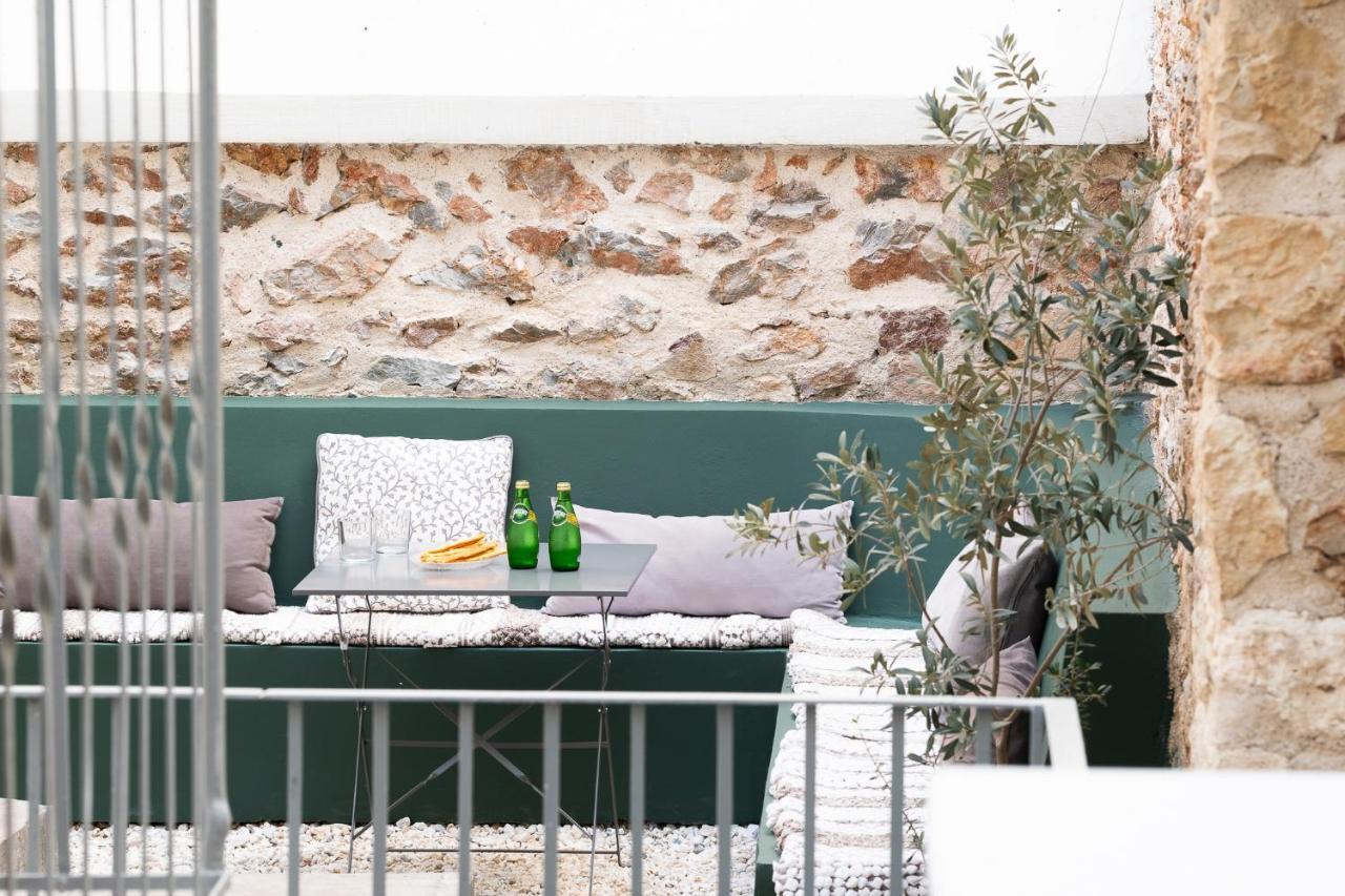 Central5 Boutique Apartments With Common Garden Next To Metro Athena Bagian luar foto