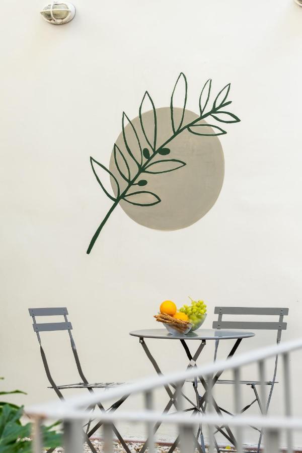 Central5 Boutique Apartments With Common Garden Next To Metro Athena Bagian luar foto