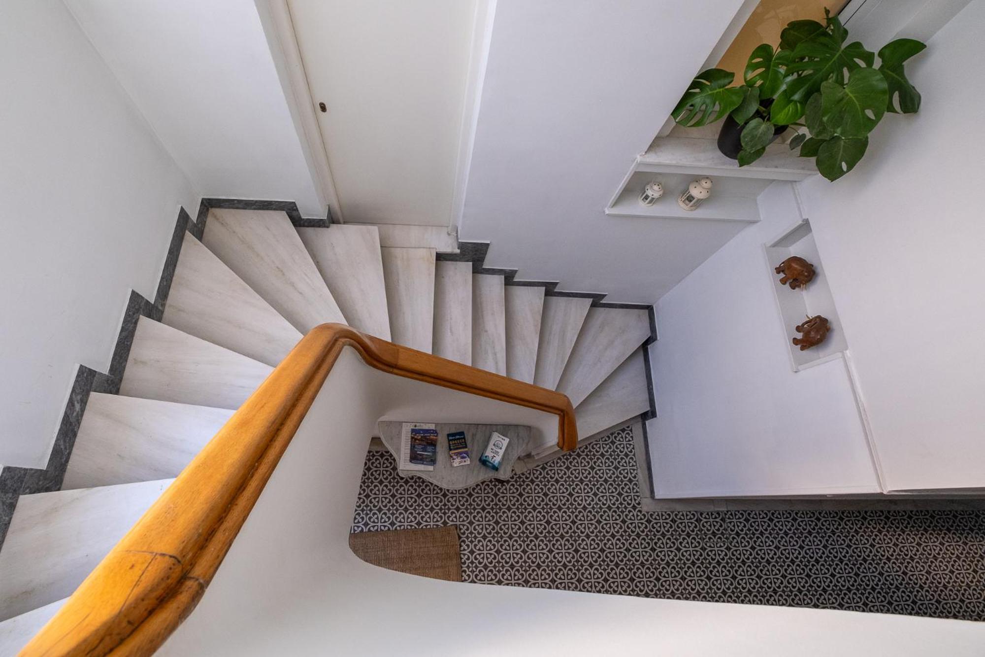 Central5 Boutique Apartments With Common Garden Next To Metro Athena Bagian luar foto
