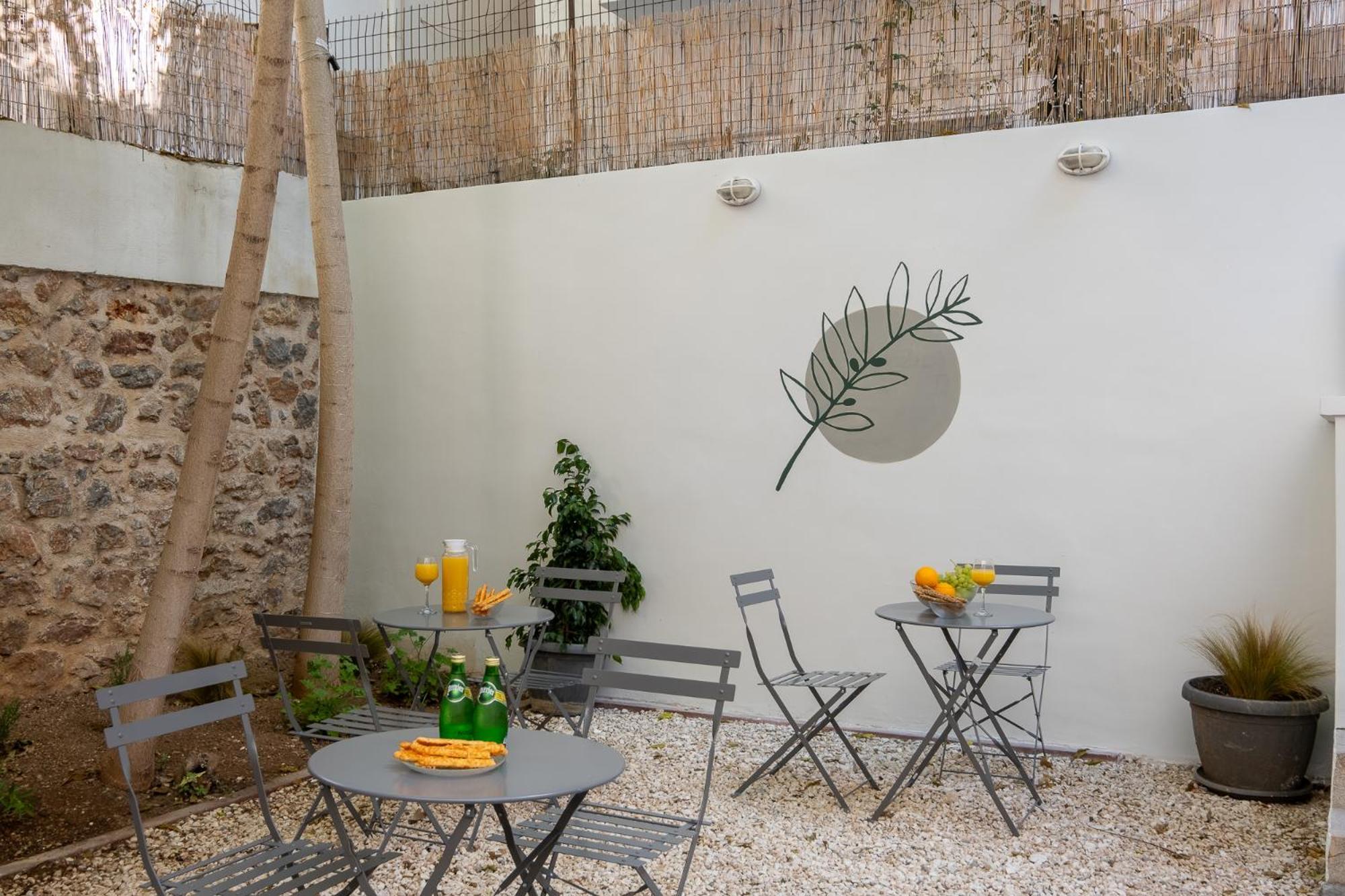 Central5 Boutique Apartments With Common Garden Next To Metro Athena Bagian luar foto