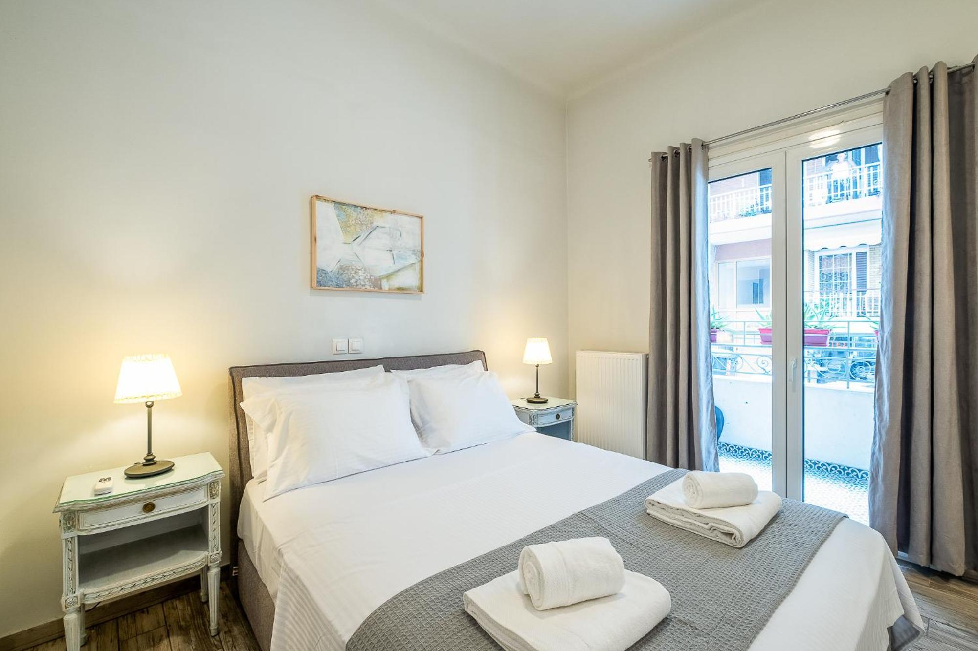 Central5 Boutique Apartments With Common Garden Next To Metro Athena Bagian luar foto